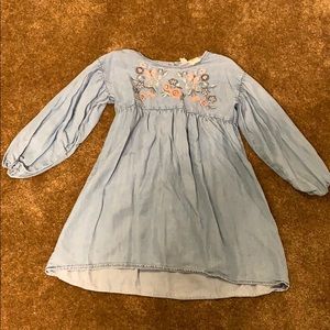 Girl’s long sleeve dress.